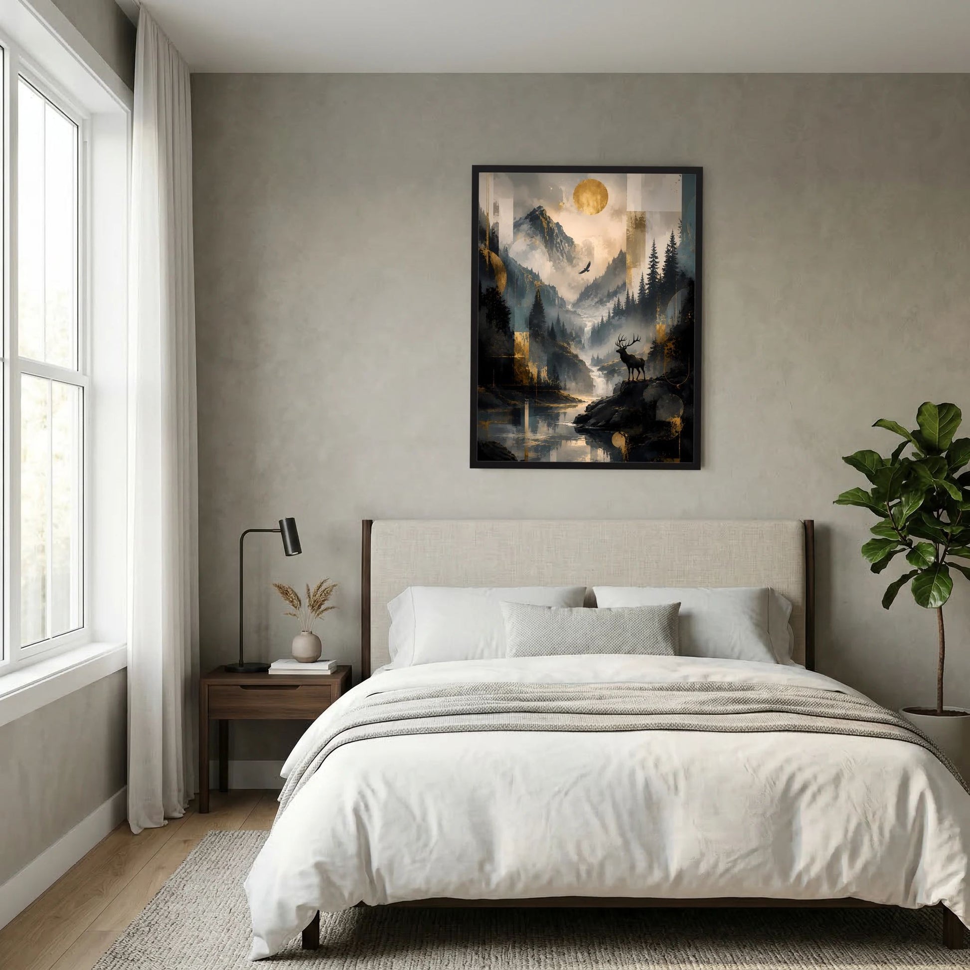 Poster im schwarzen Rahmen mit Berglandschaft, Hirsch und goldener Sonne