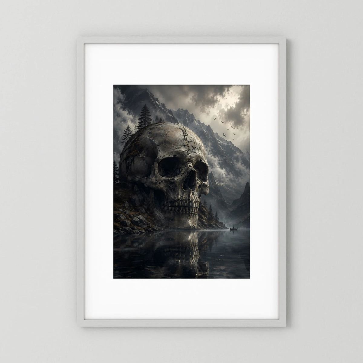 Hochformatiges Poster mit düsterem Totenkopf über Bergsee und Wasserreflexion