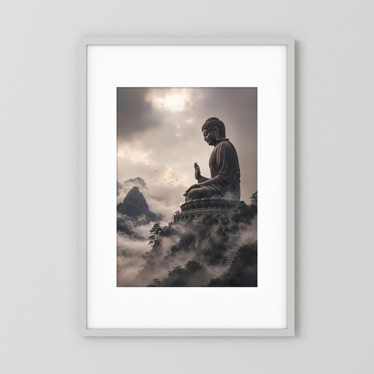 Hochformatiges Poster mit sitzendem Buddha auf Wolken und Bergkulisse, grau-schwarzer Stil