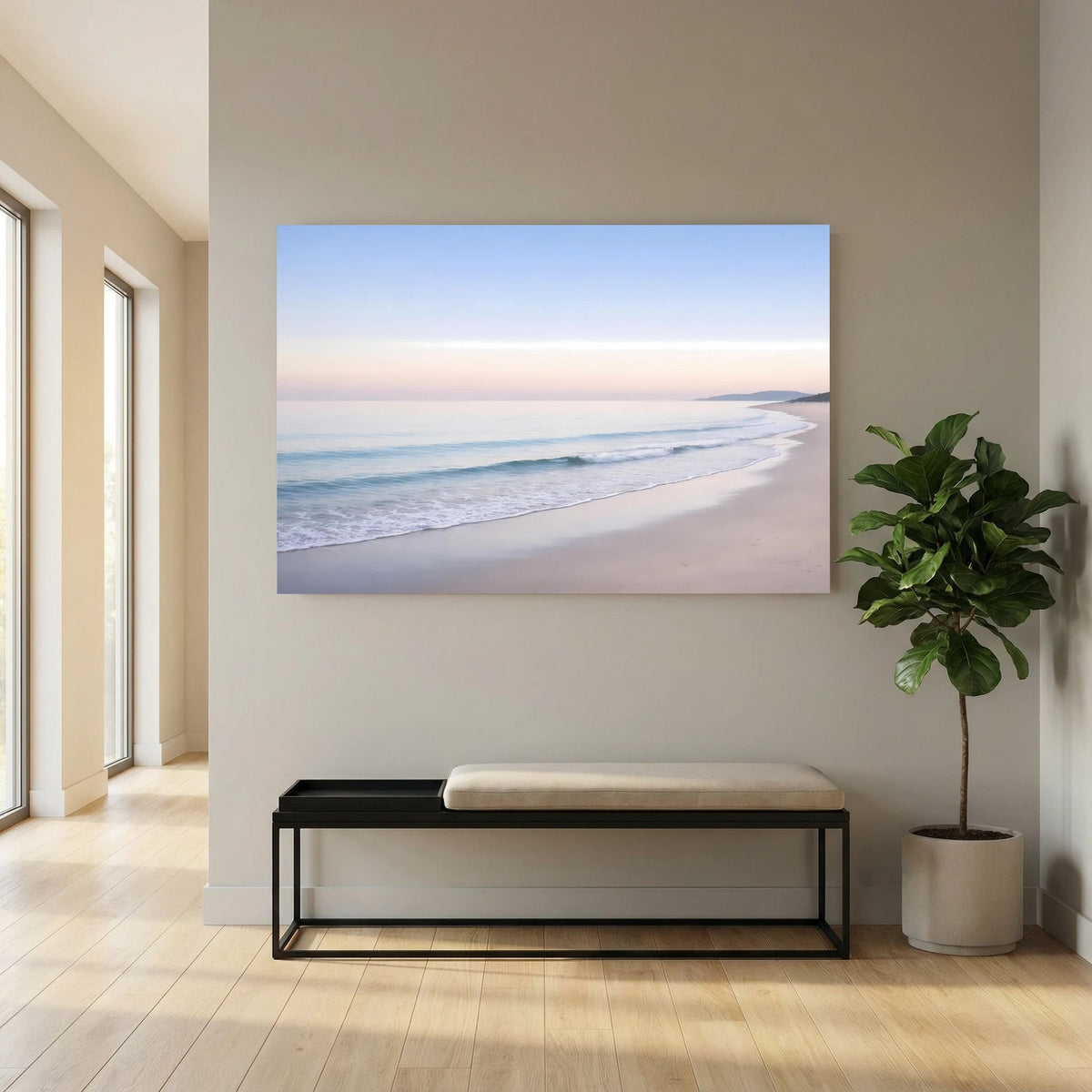Meerstrand-Wandposter quer: Strand mit Wellen und pastellfarbenem Himmel, heller Farbübergang