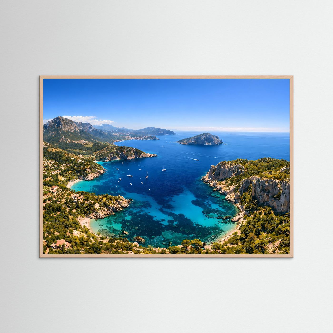 Atemberaubende Mittelmeerbucht von oben | Panorama Küste & Meer Poster Querformat