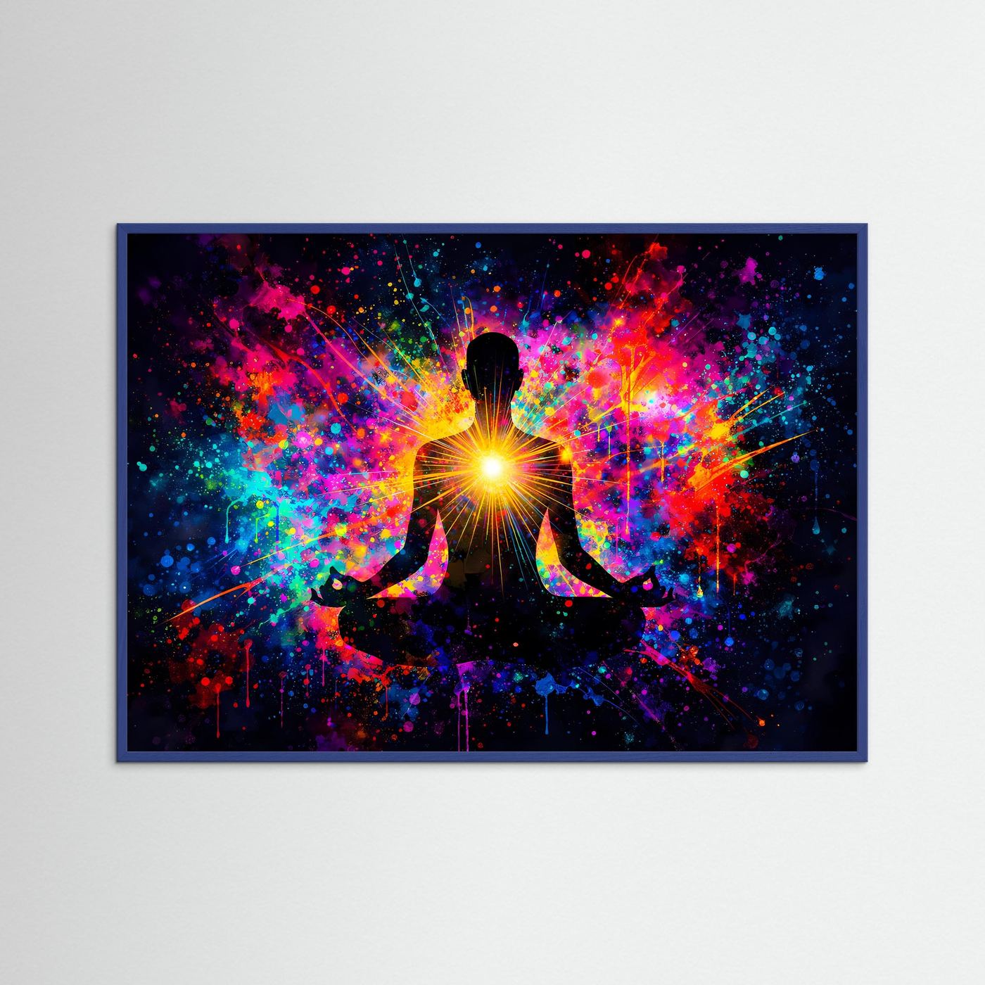 Gerahmtes Yoga-Poster mit Meditationssitz: Silhouette und leuchtendes Herz-Chakra, farbige Sterne