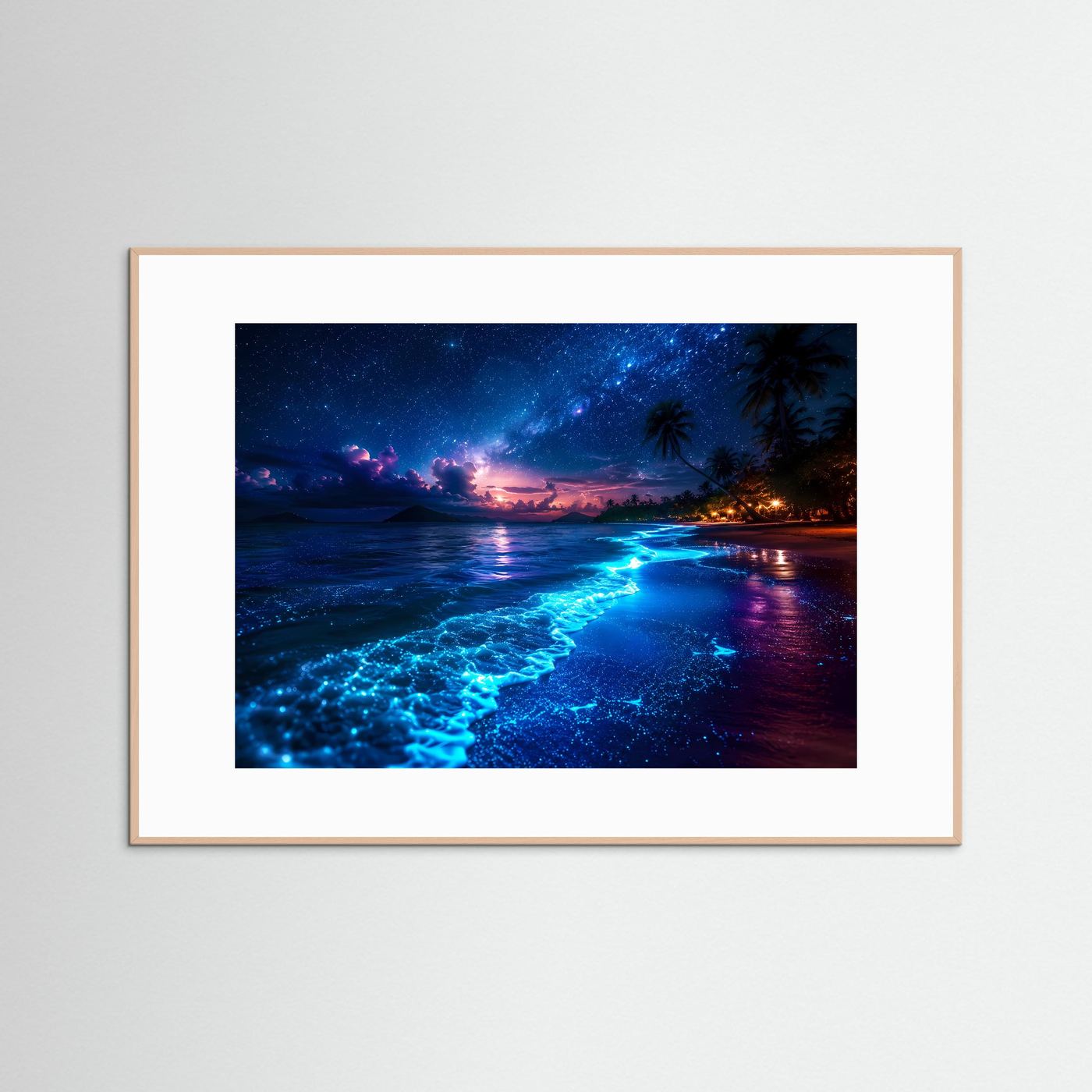 Leuchtender Biolumineszenz Strand Poster Querformat | Tropischer Sternenhimmel & Ozean Wandbild | Magische Nachtlandschaft