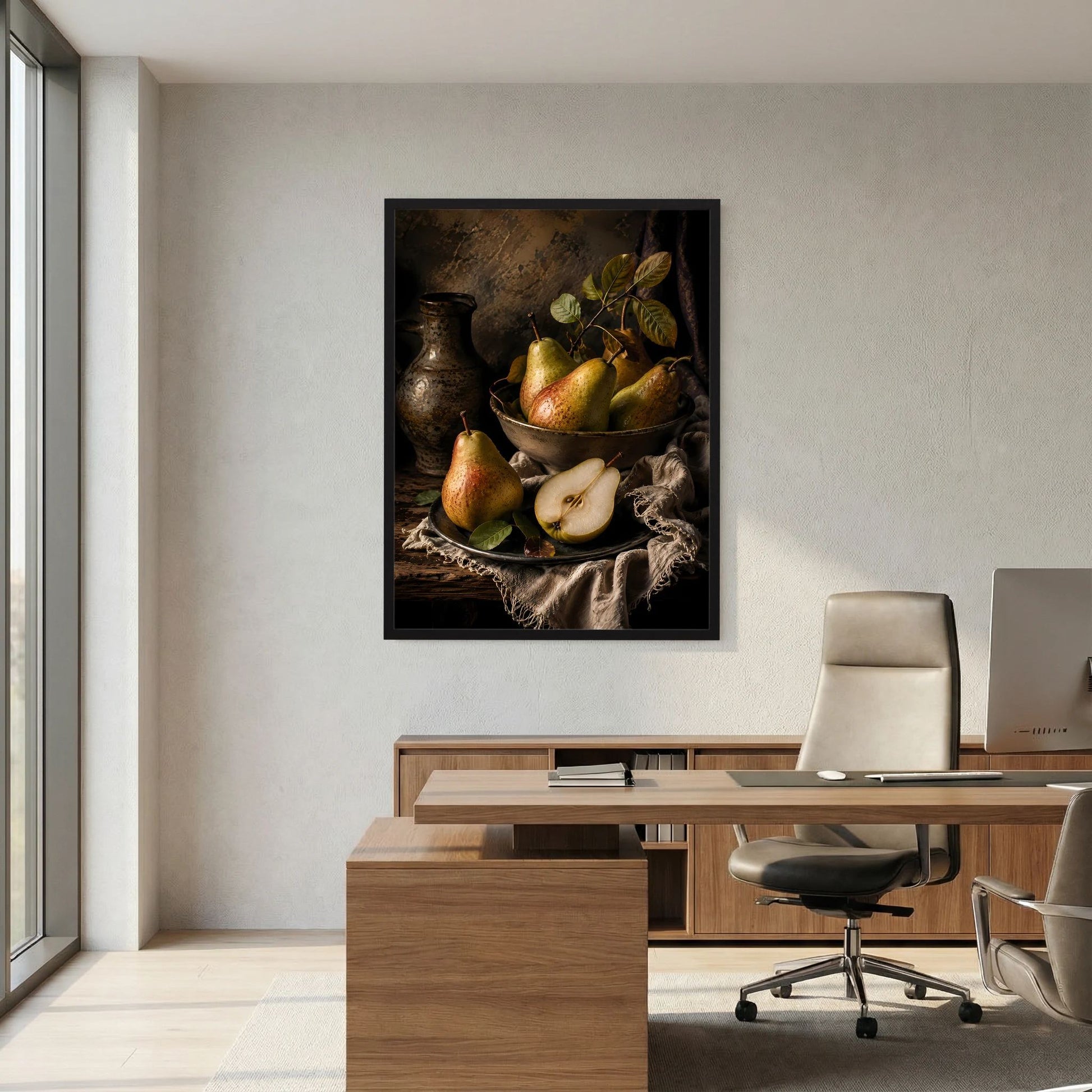 Gerahmtes Poster mit Birnen und Keramikkrug auf Stoffunterlage, schwarzer Rahmen