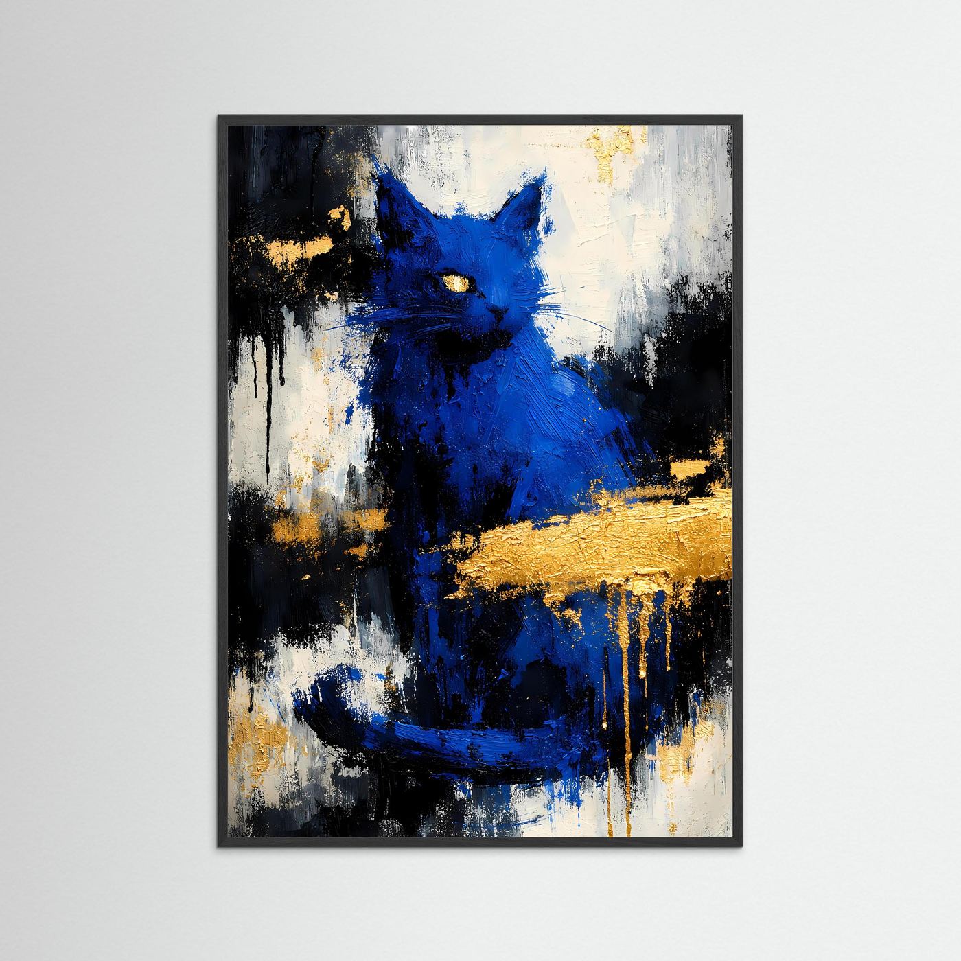 Abstraktes Katzenposter im schwarzen Rahmen: blaue Katze auf Schwarz-Weiß mit goldenen Akzenten.