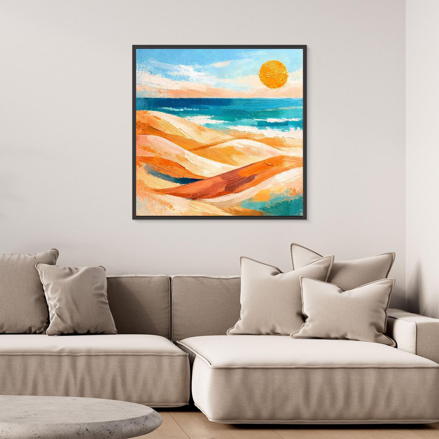 Wandbild mit abstraktem Dünen- und Meer-Motiv, orangefarbener Sonne, schwarz gerahmt