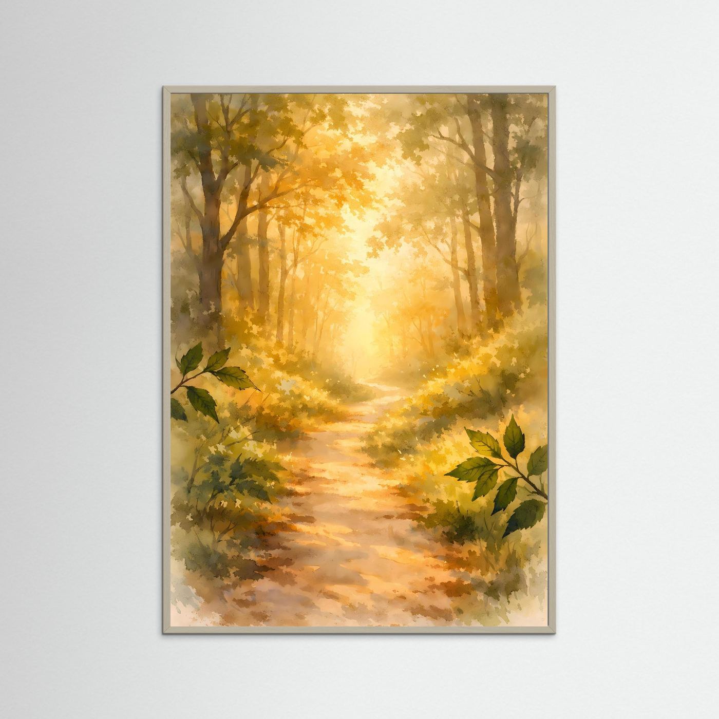 Waldposter mit Sonnenlicht-Pfad zwischen Bäumen, warmes Gelb-Grün, grauer Rahmen, Hochformat