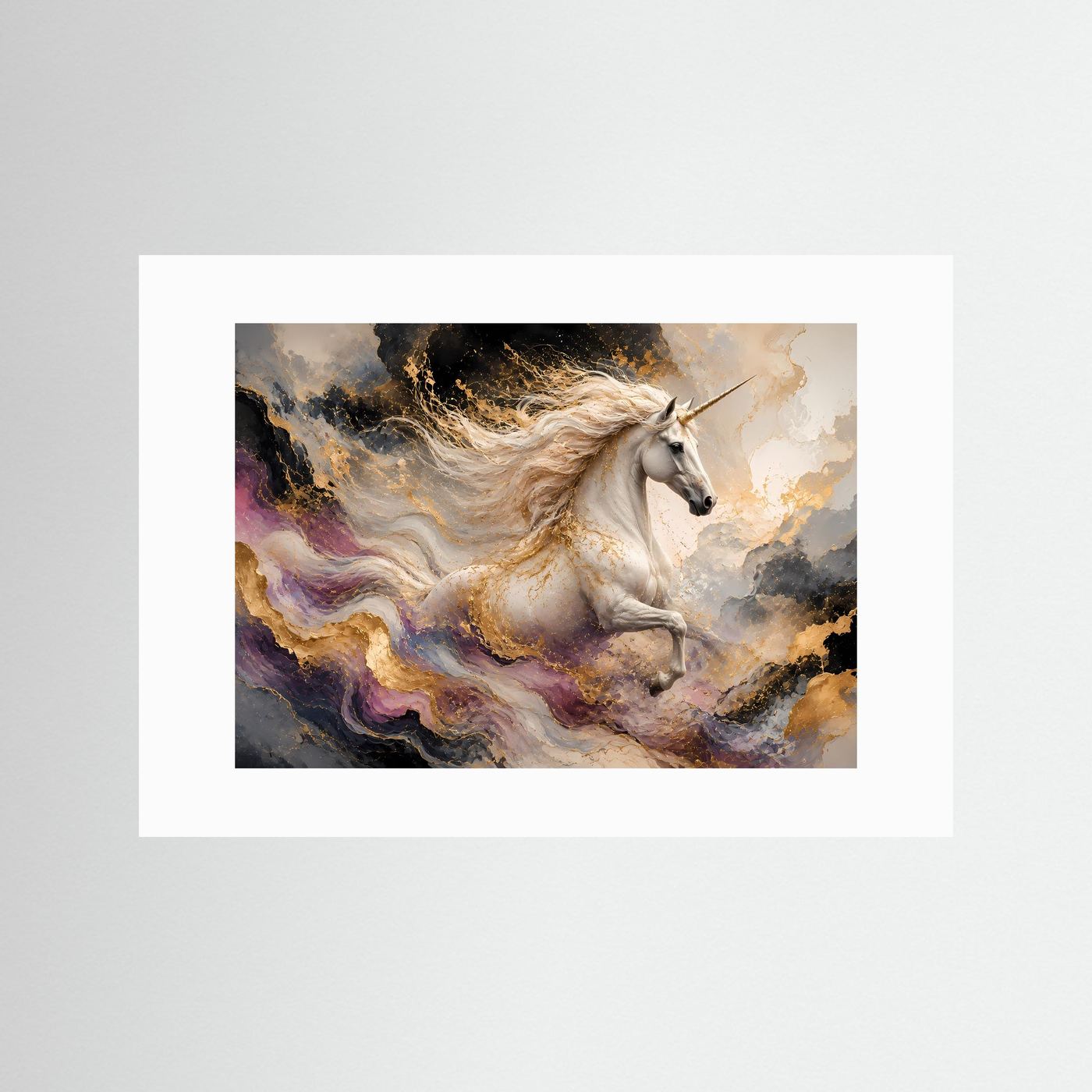 Einhornposter im Querformat mit weißem Rand: weißes Einhorn mit wehender Mähne auf Wolken