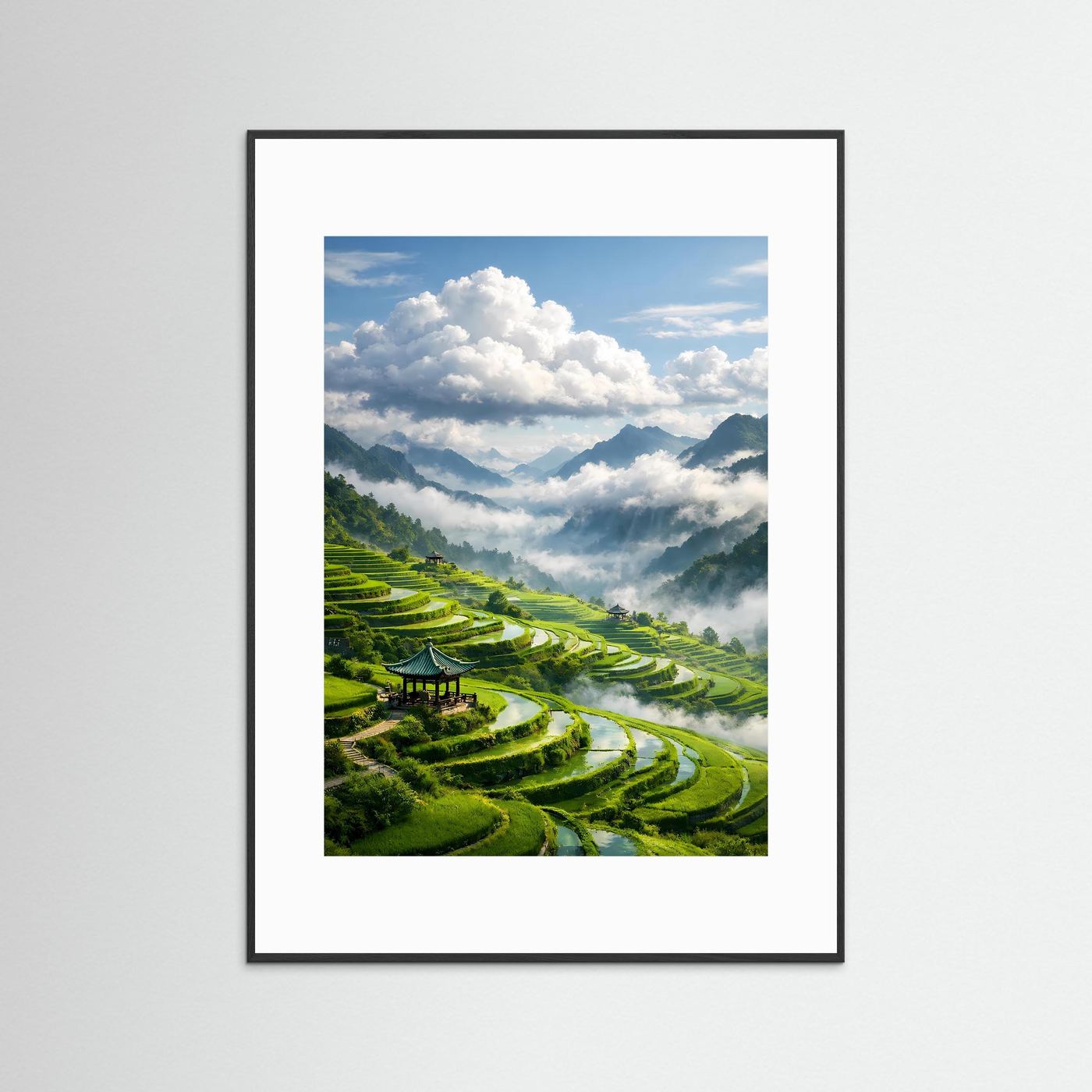 Natur-Poster im Hochformat mit Reisterrassen und Nebel, schwarzer Rahmen und Weißrand