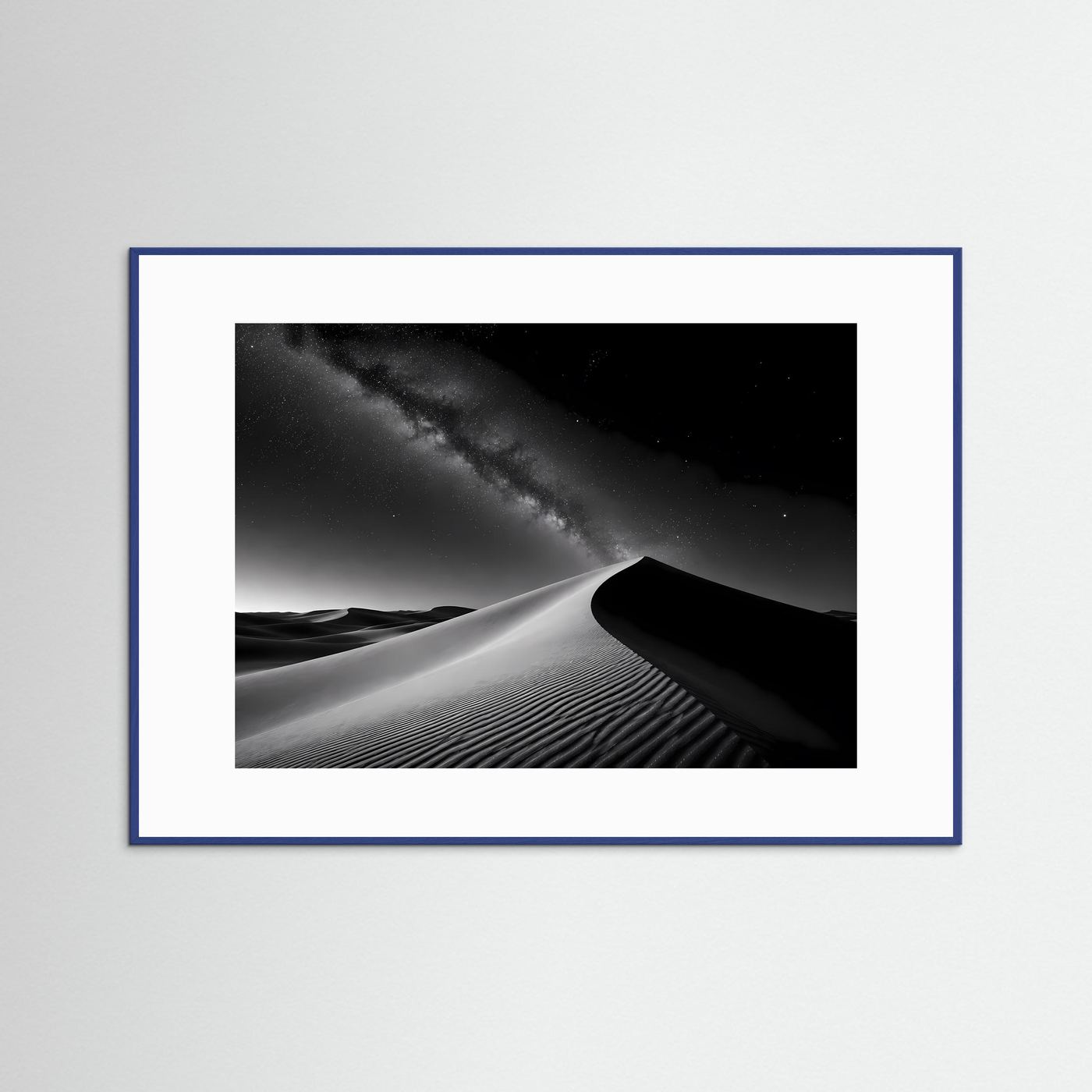 Wüste Poster Querformat | Schwarz Weiß Sanddünen mit Milchstraße & Sternenhimmel