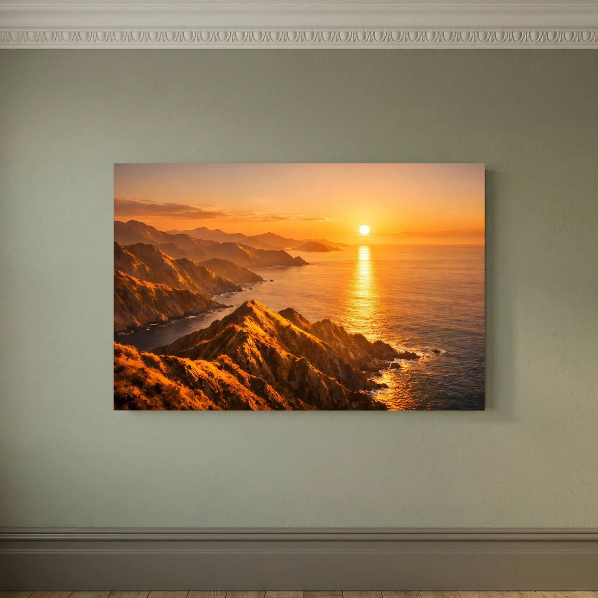 Wandbild mit Sonnenuntergang über Küstenklippen, warme Farbverläufe über dem Wasser