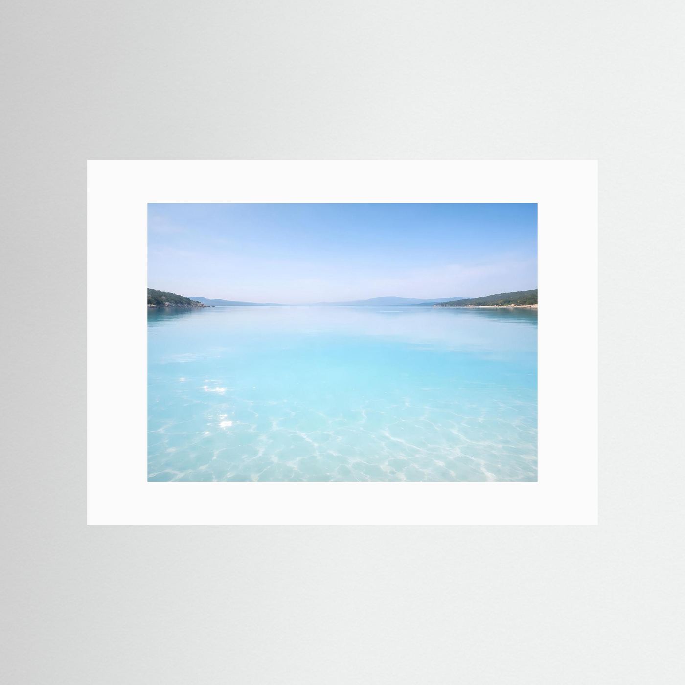 Meerpanorama-Poster im Querformat mit türkisem Wasser, mit weißem Rand