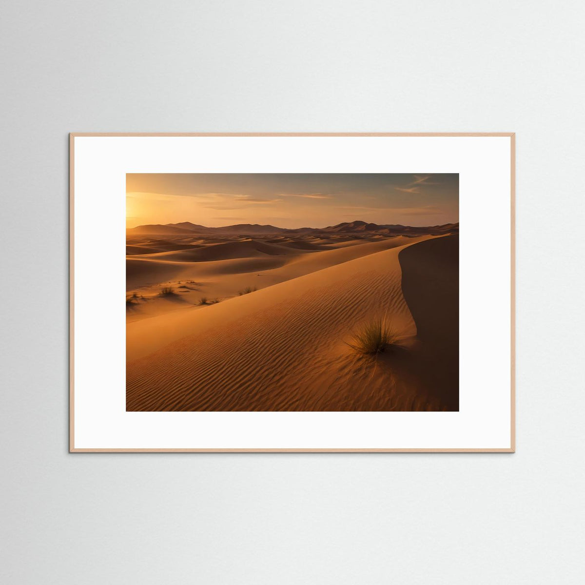 Poster im Querformat mit goldenen Sanddünen im Sonnenuntergang, hellbraun gerahmt.