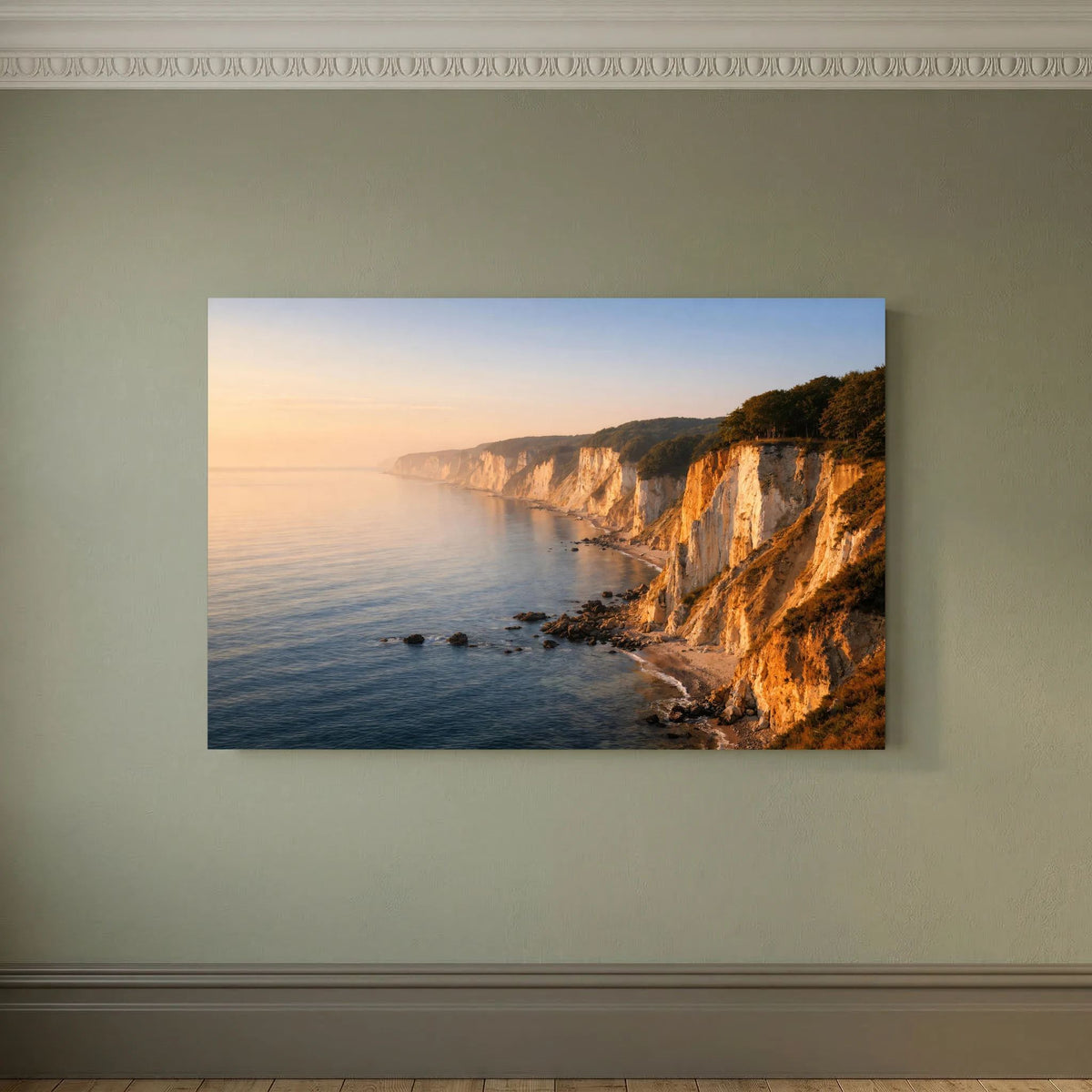 Ostsee-Wandbild im Querformat mit Kreidefelsen entlang der Küste bei Sonnenaufgang