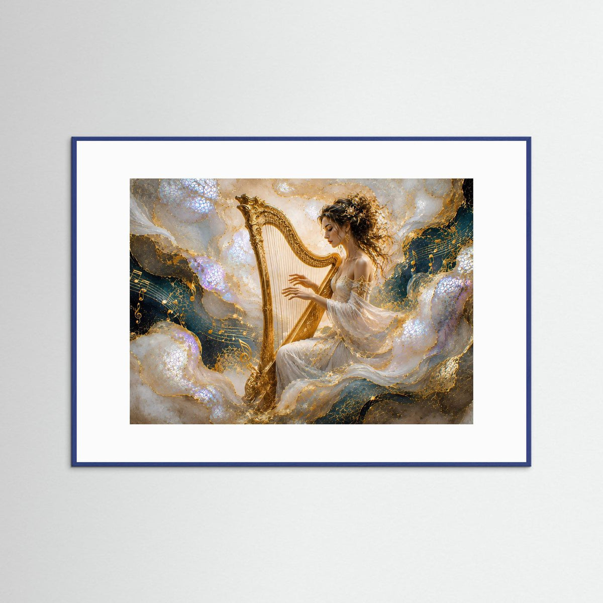 Poster mit Harfenspielerin, goldfarbenem Motiv, im blauen Rahmen