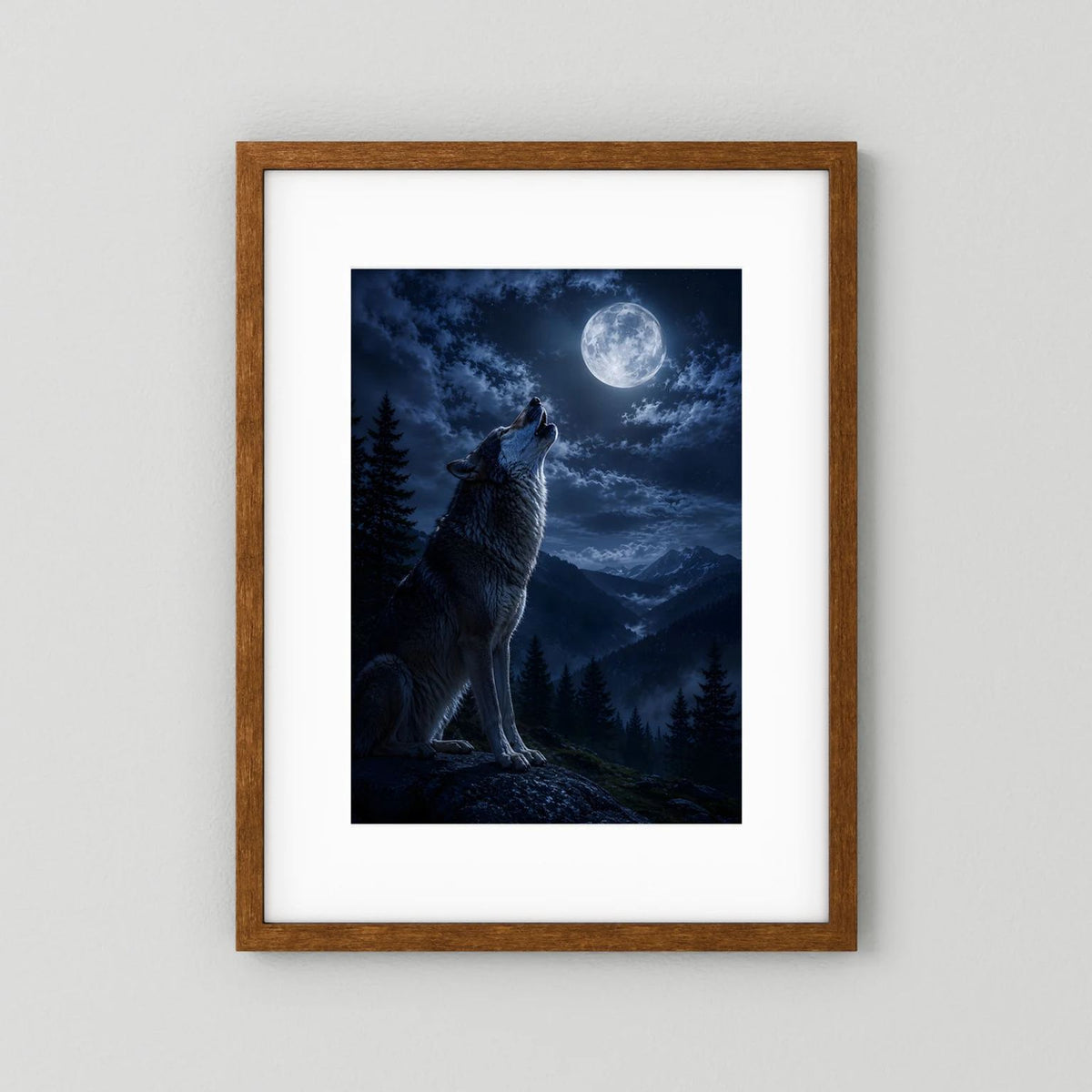 Wandbild im Hochformat mit Holzrahmen und weißem Rand: Heulender Wolf bei Vollmond