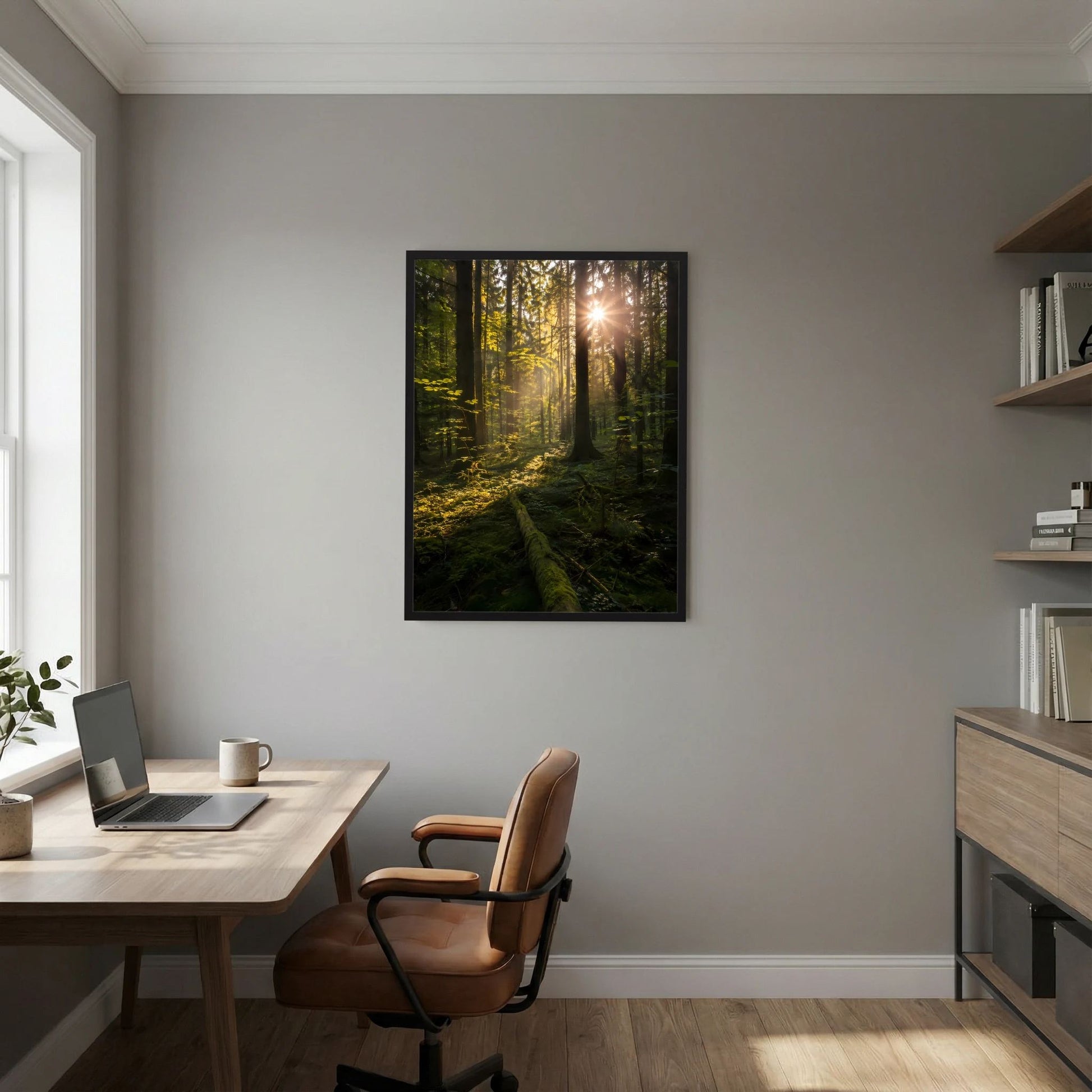 Hochformat-Poster Wald im goldenen Licht, dunkelgrün, schwarz gerahmt