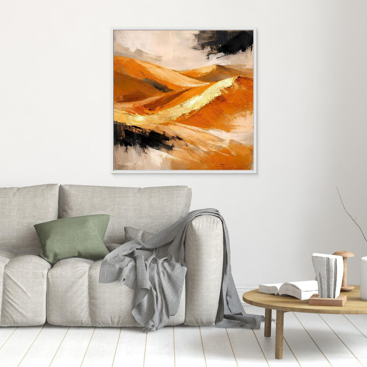 Kleines Leinwandbild mit abstrakter Dünenlandschaft in Gold und Orange, rechteckig, schwarze Pinselstriche.