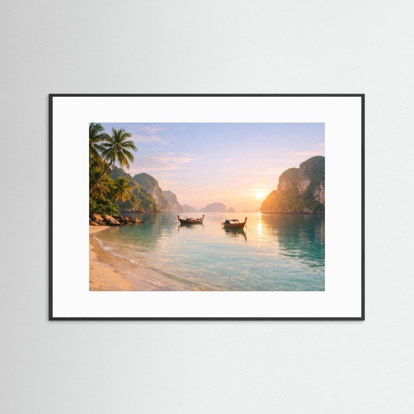 Poster im Querformat mit schwarzem Holzrahmen und weißem Passepartout: Sonnenaufgang, Boote