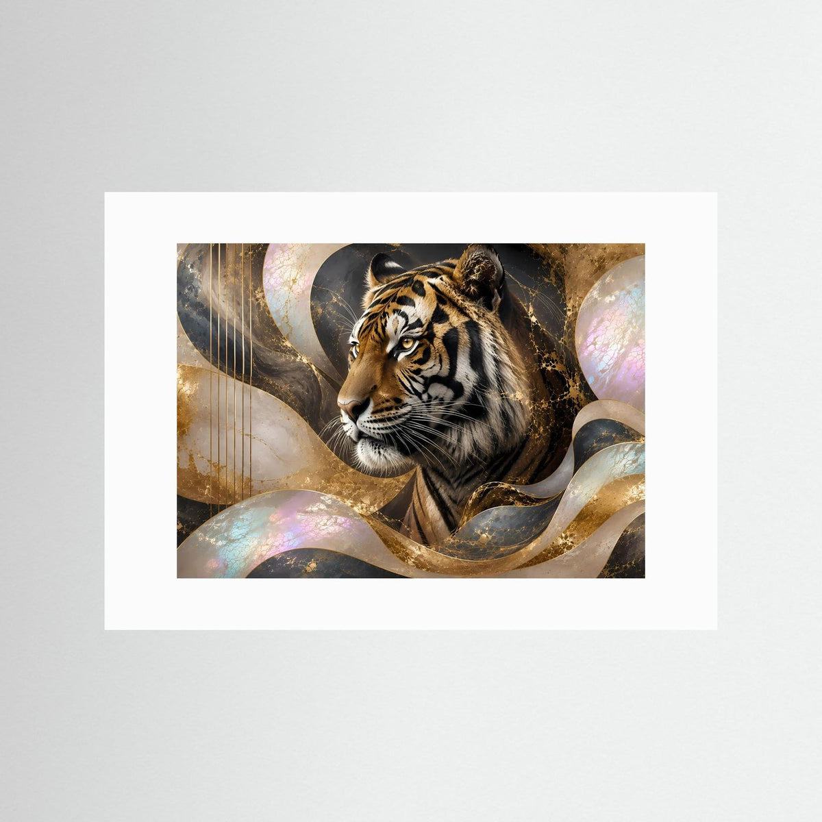 Tigerbild mit weißem Passepartout, goldenem Tigerkopf und perlmuttartigem Wirbelmotiv