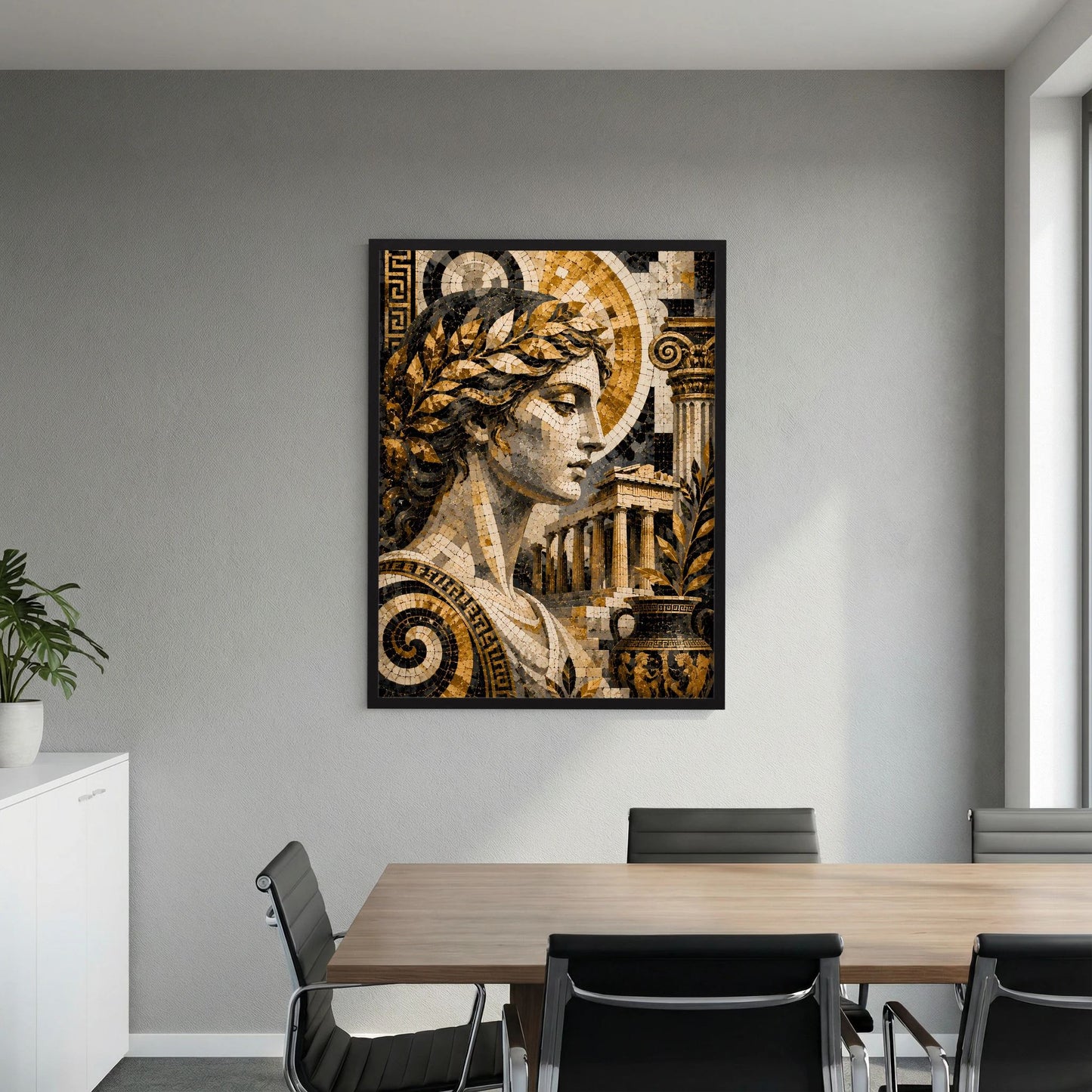 Poster mit antiker Mosaik-Göttin, gold-schwarzes Mosaikprofil, im schwarzen Rahmen