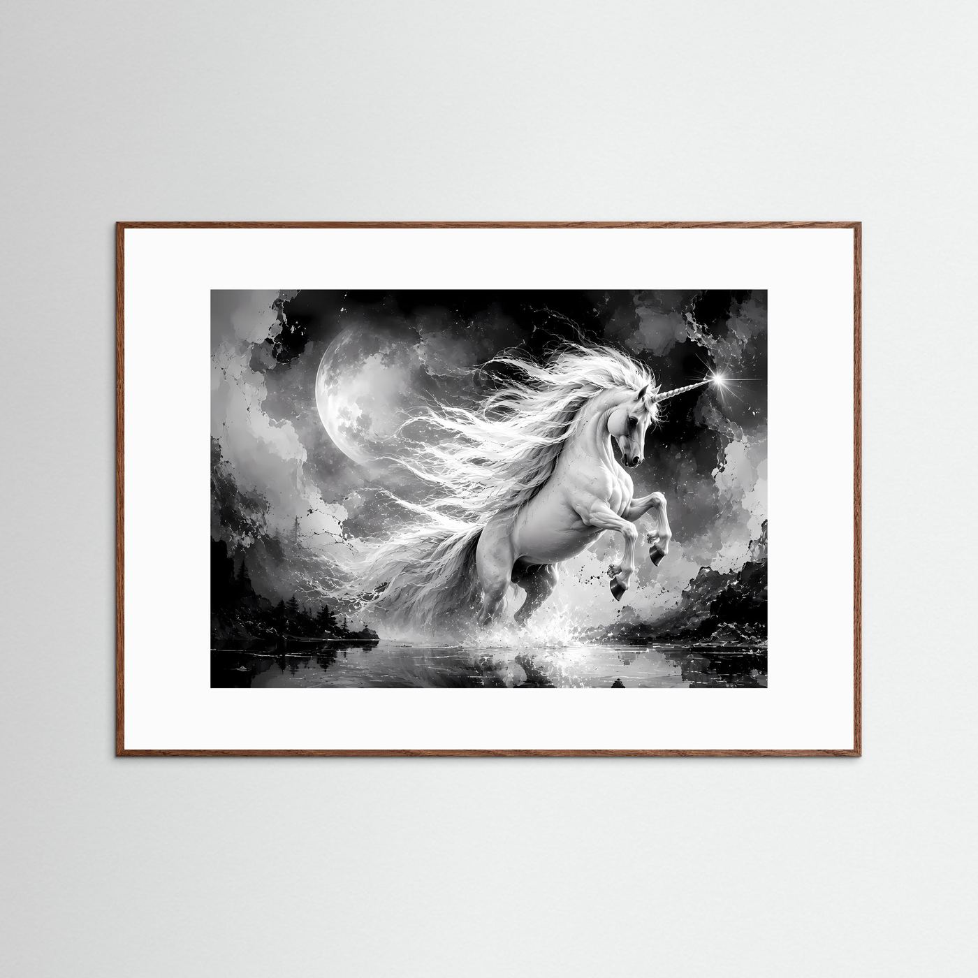 Wandkunst mit Einhorn vor Mond, Schwarzweiß, dunkelbrauner Holzrahmen