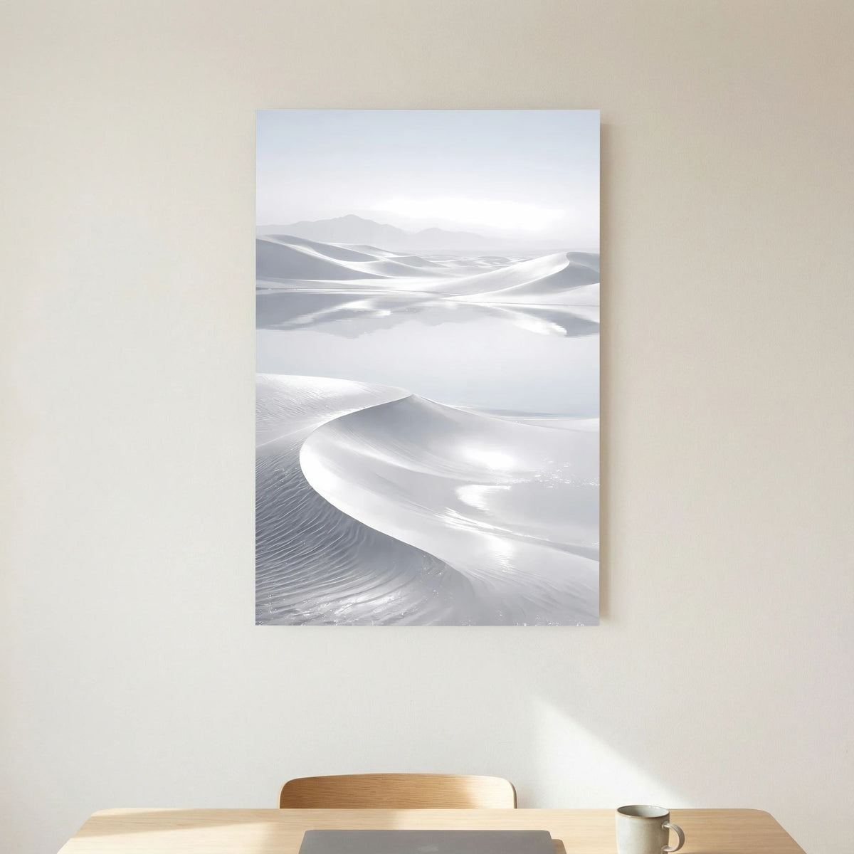 Poster im Hochformat mit weißen Dünen und hellen Schattenlinien in der Landschaft