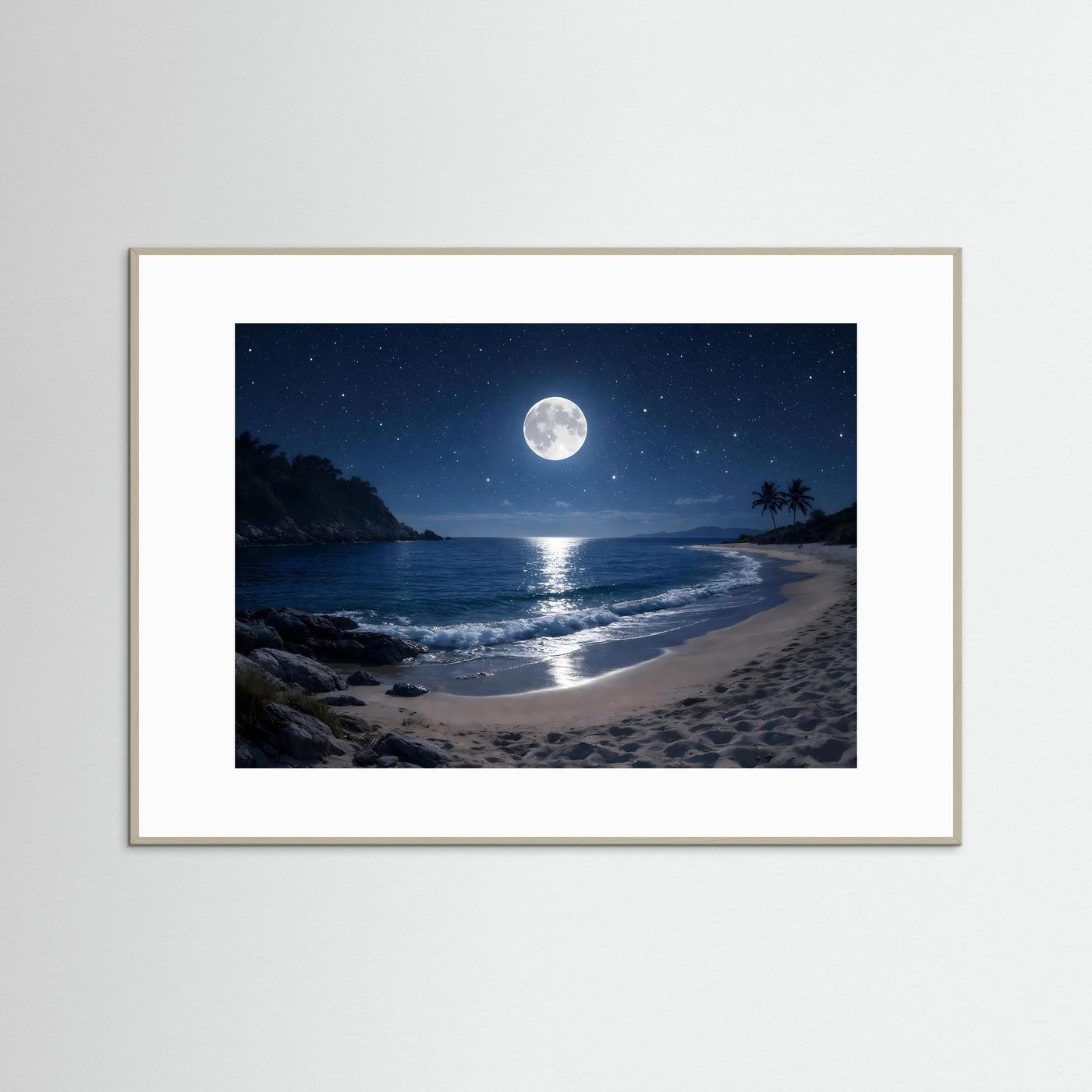 Poster Querformat mit hellem Rahmen: Mond über Sandstrand, Wellen im Licht