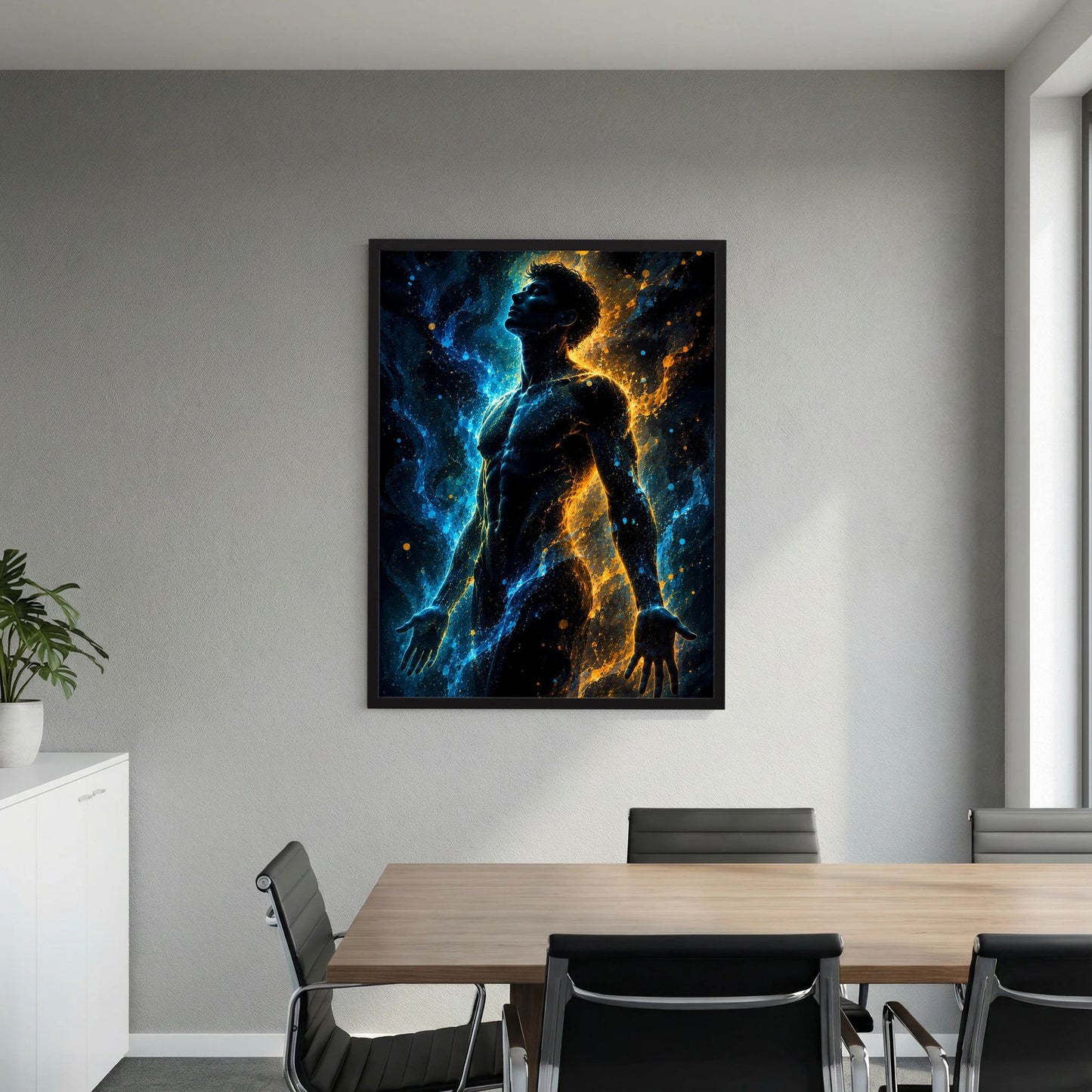 Gerahmtes Poster mit männlicher Silhouette, leuchtendes Blau und Gold, an weißer Wand.