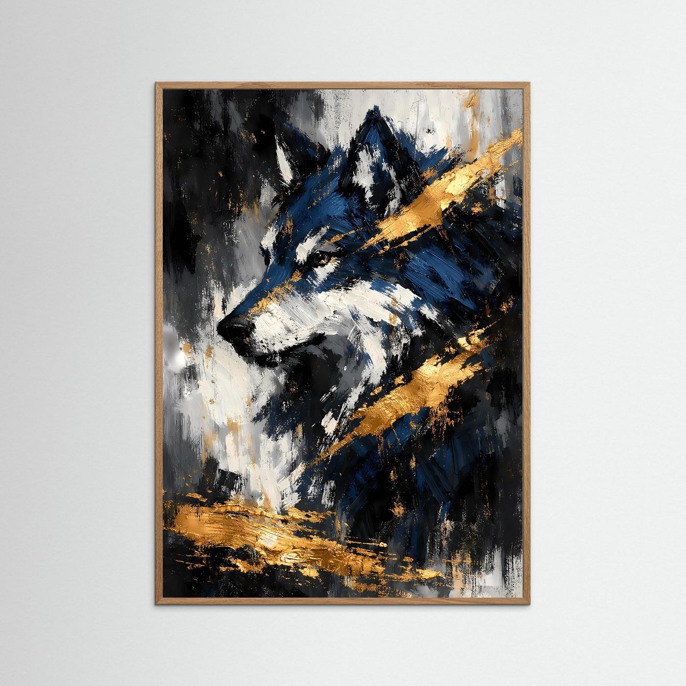 Wolfskunstposter mit abstraktem Tierporträt in Blau, Schwarz und Gold, heller Holzrahmen