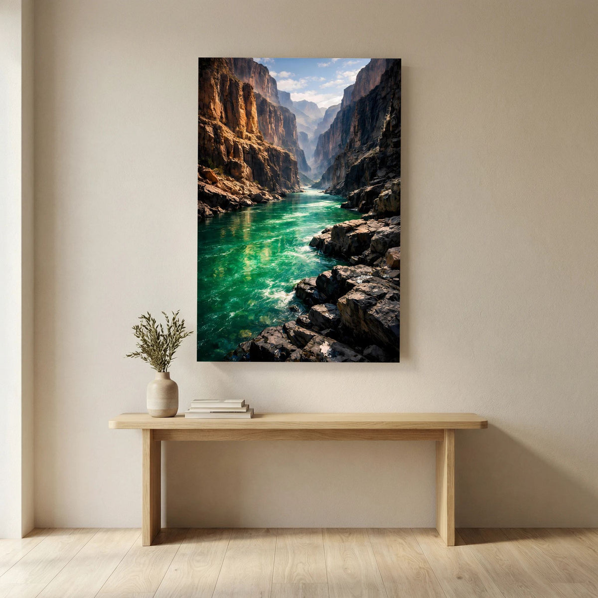 Wandbild mit Fluss im Canyon zwischen steilen Felswänden, Hochformat