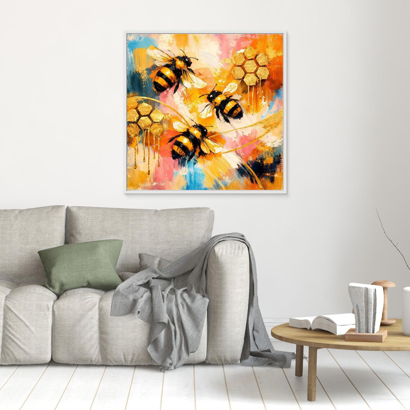 Leinwandbild mit abstrakten Bienen und goldenen Waben, mit hellem Rand.