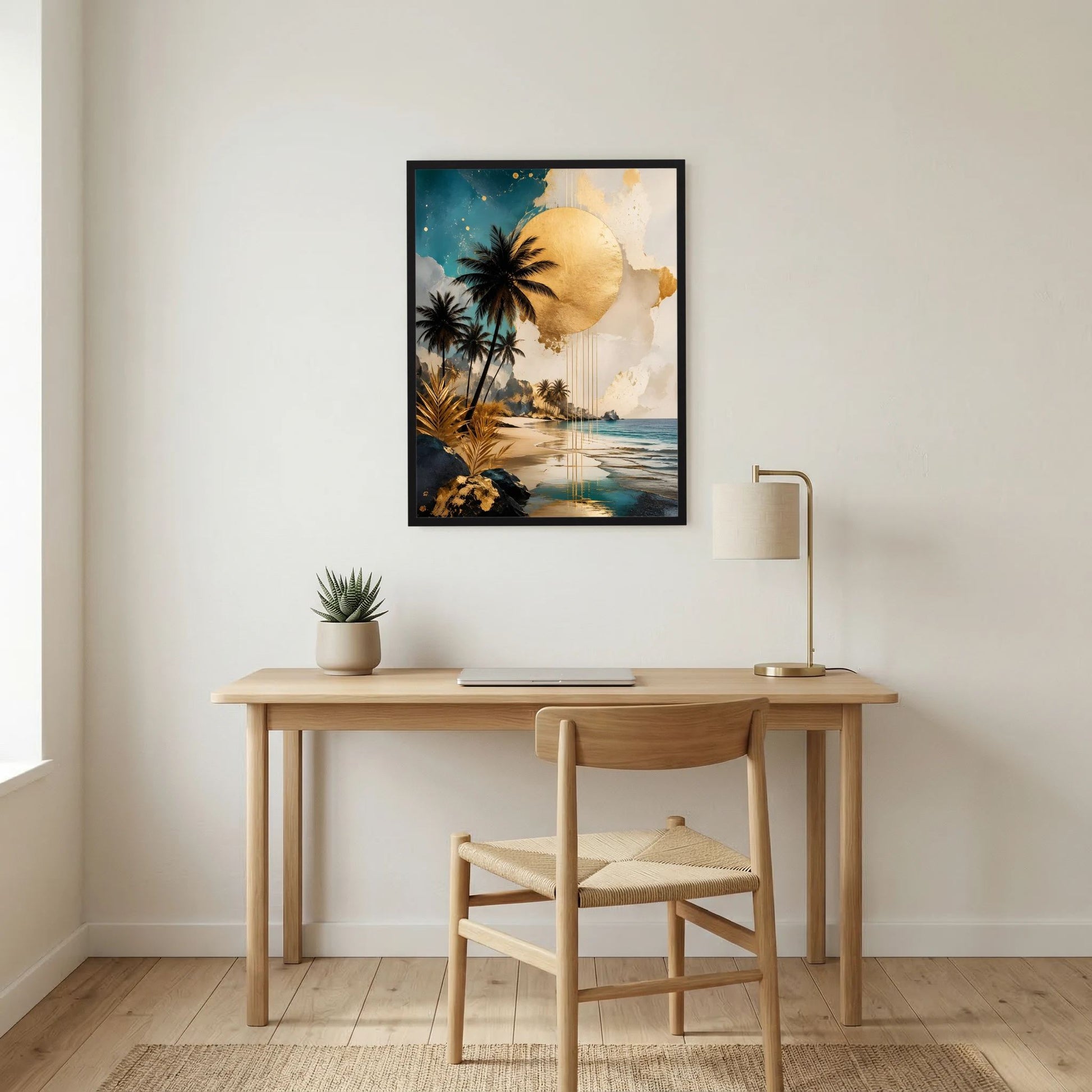 Gerahmtes Poster mit tropischer Küste, Palmen und goldener Sonne über dem Meer