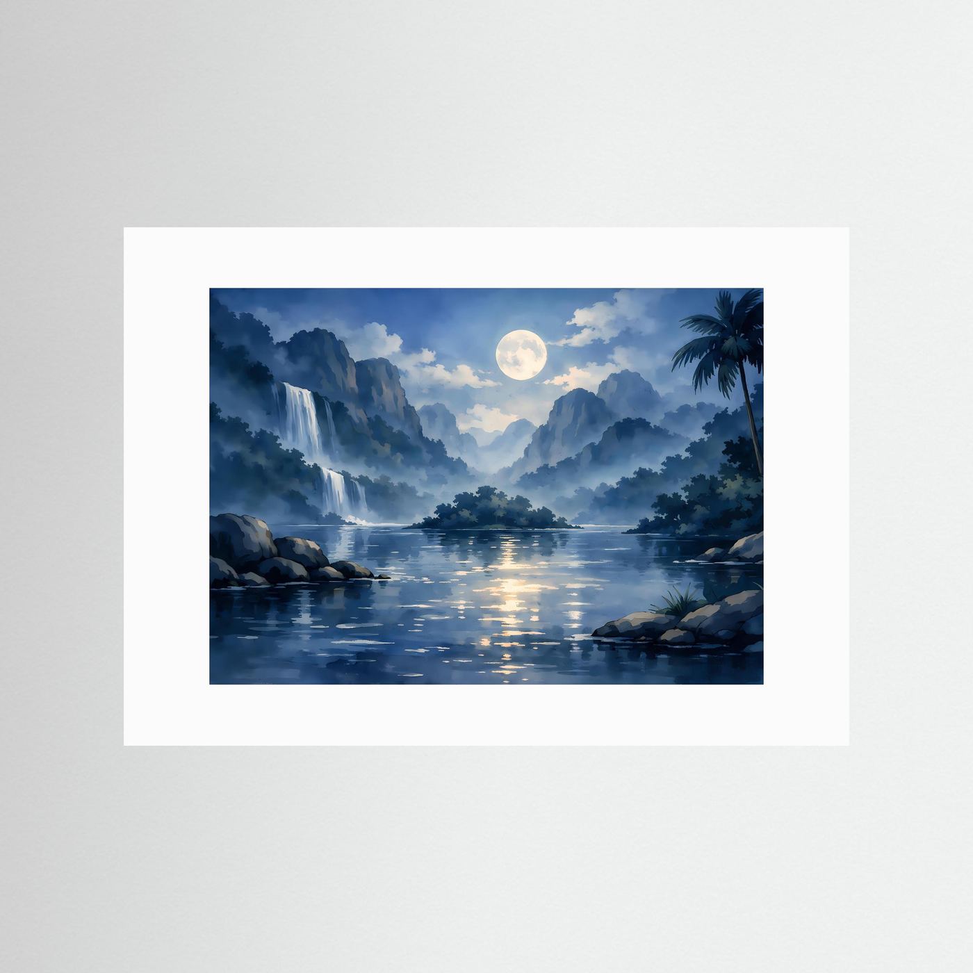 Naturposter im Querformat mit Mond über tropischem See, Wasserfall und Palmen, mit weißem Passepartout