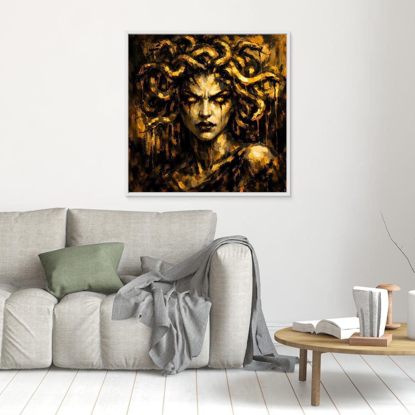 Leinwand Goldene Medusa in düsterer Optik | Modernes Mythologie Wandbild Luxus