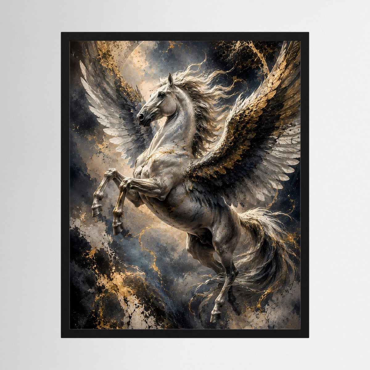 Gerahmtes Pegasus-Poster: silbernes Pferd mit goldenen Flügeln, dynamische Flugpose