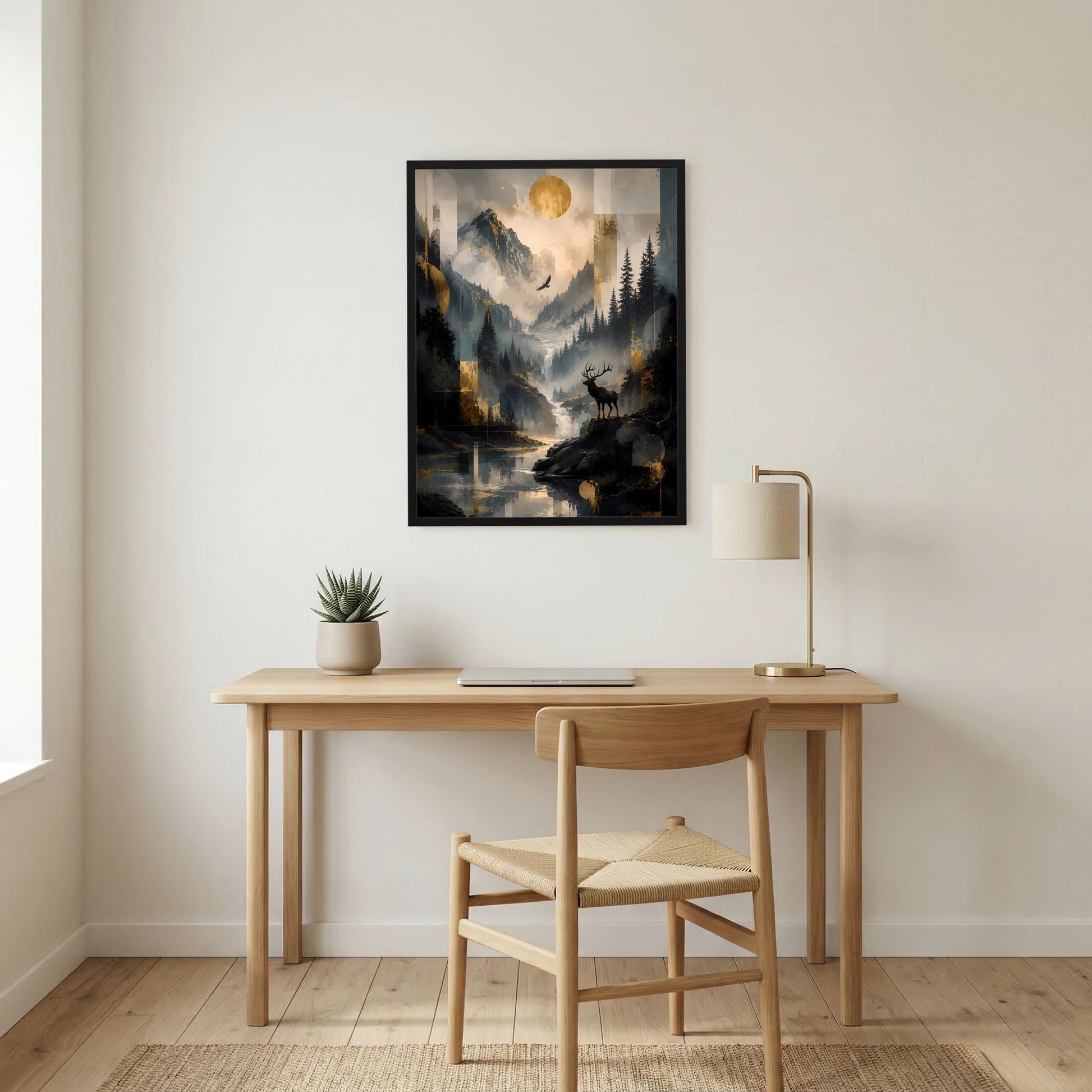 Gerahmtes Poster im Hochformat: Berge, Hirsch und goldene Sonne