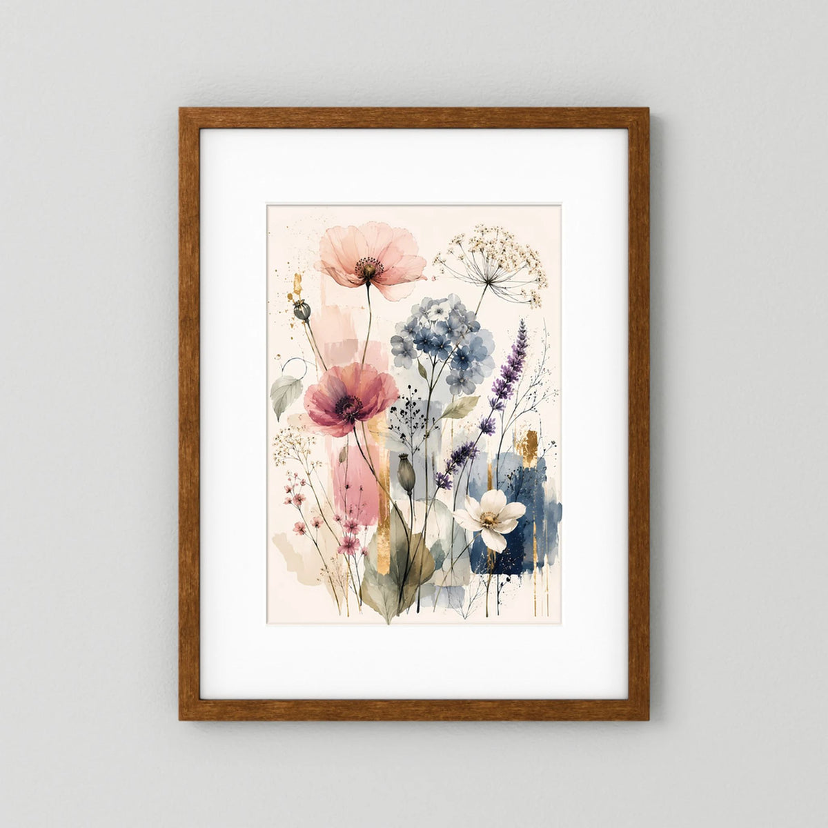 Kunstposter im Hochformat mit botanischen Wildblumen in Pastell, brauner Holzrahmen