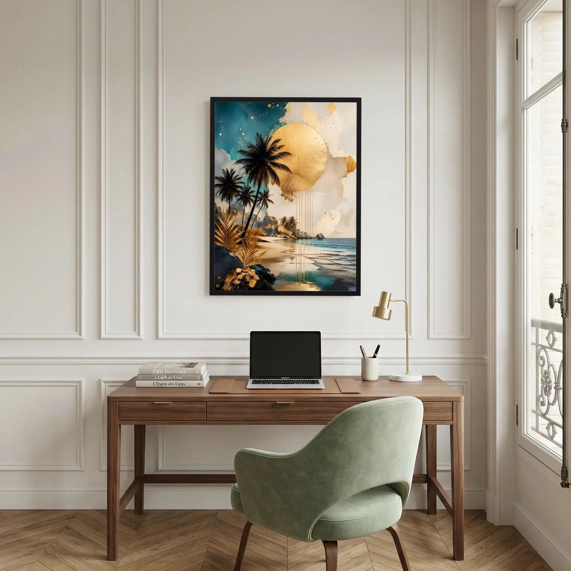 Gerahmtes Hochformat-Poster mit Palmen, goldener Sonne und Küstenlandschaft