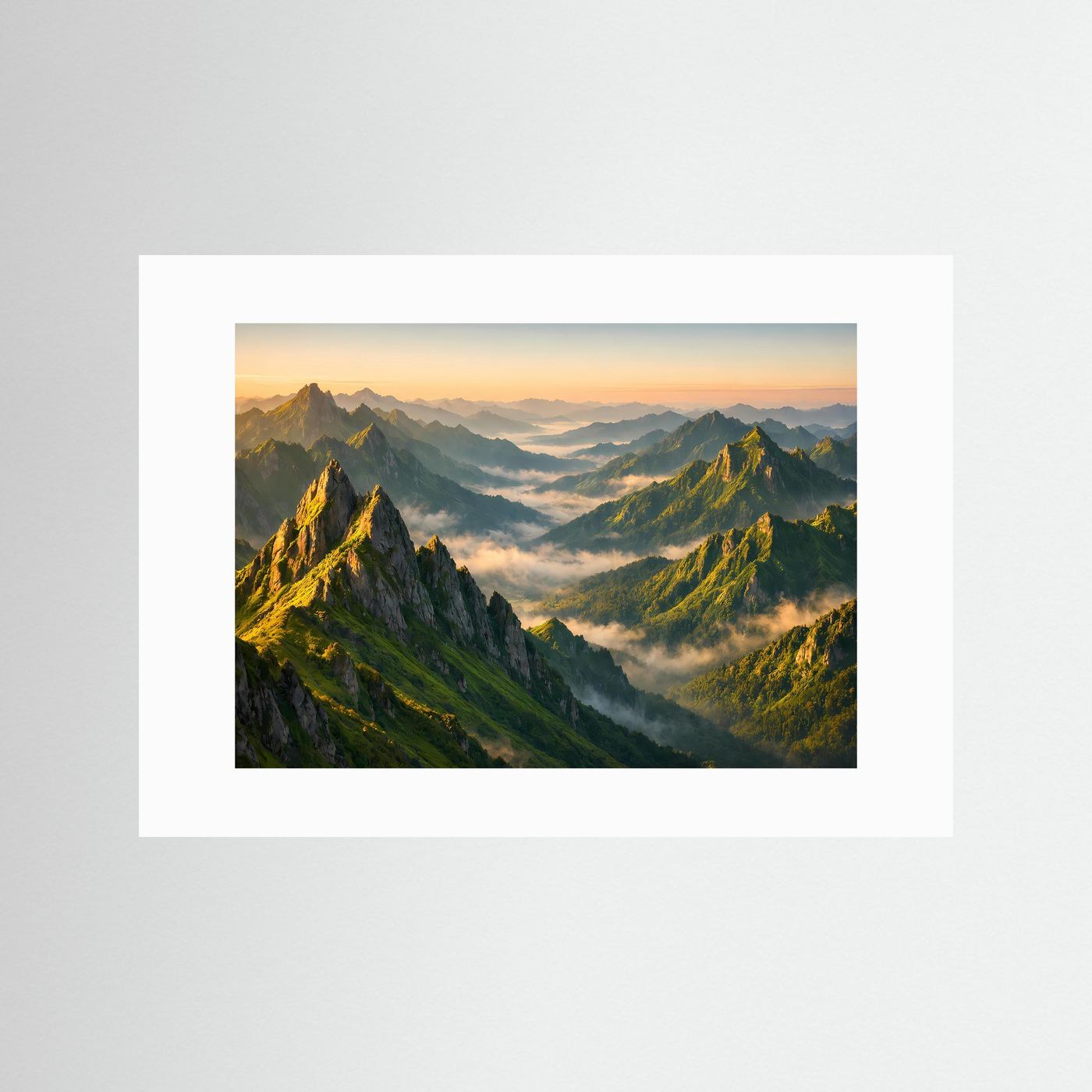 Bergpanorama-Poster im Querformat mit Sonnenaufgang, weißes Passepartout