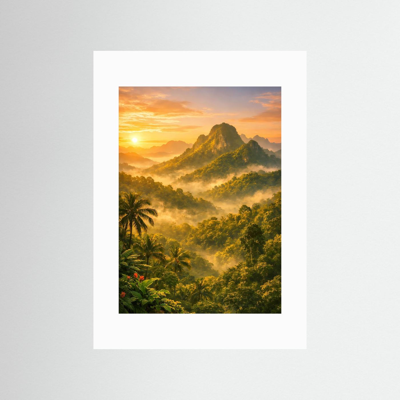 Vertikales Berg-Poster mit Dschungel und goldenem Sonnenaufgang, mit weißem Passepartout