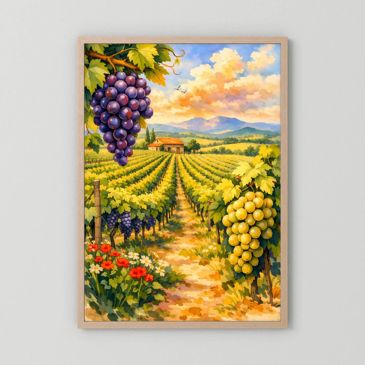 Hochformat-Wandbild Weinberge mit Trauben, hellbrauner Holzrahmen