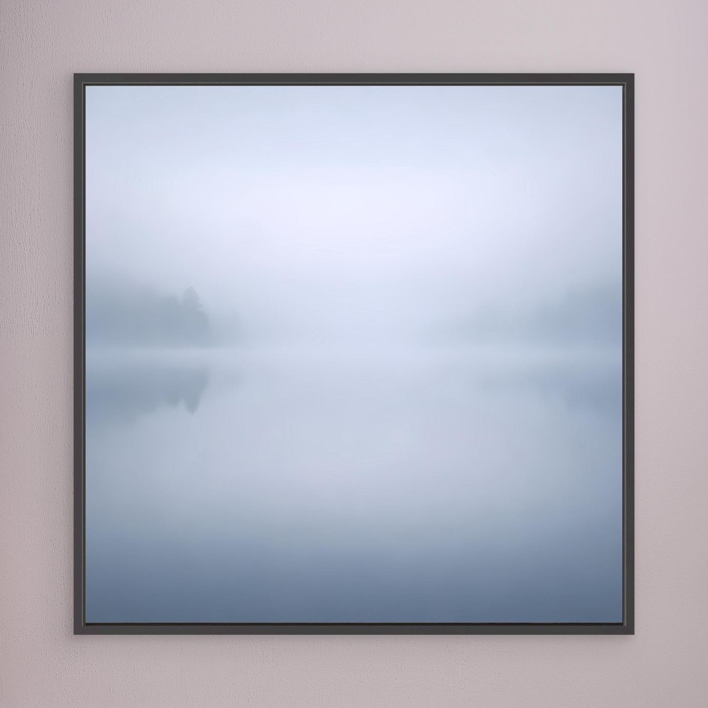 Leinwandbild Nebelsee mit Spiegelung, blau-grau, schwarzer Rahmen