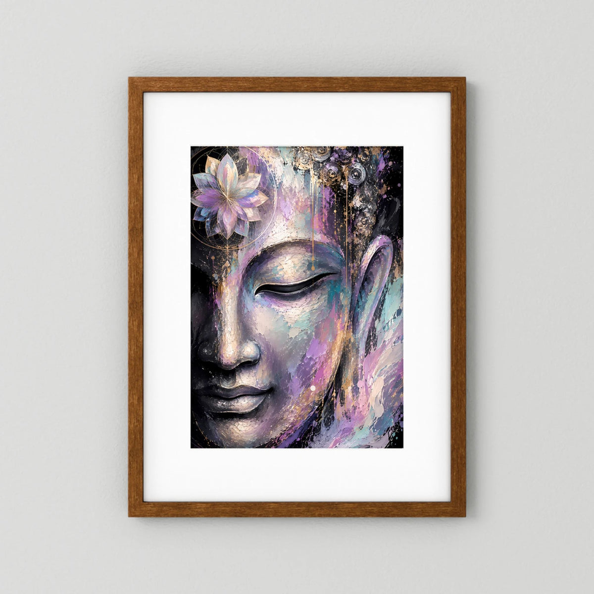 Kunstposter mit dunklem Holzrahmen und weißem Rand: Buddha-Gesicht mit Lotus in Pastell
