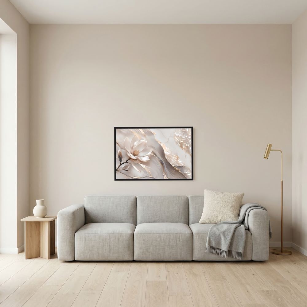 Wandbild mit weißer Magnolie und goldenen perlmuttfarbenen Akzenten im schwarzen Rahmen