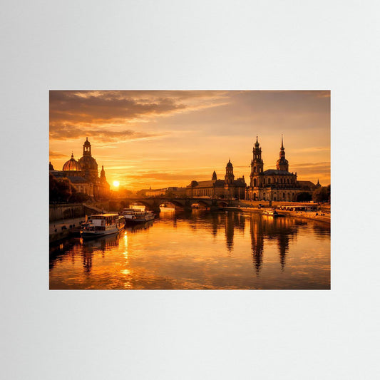 Querformat-Poster mit Elbe-Sonnenuntergang und Dresdner Silhouette, ohne Rahmen.