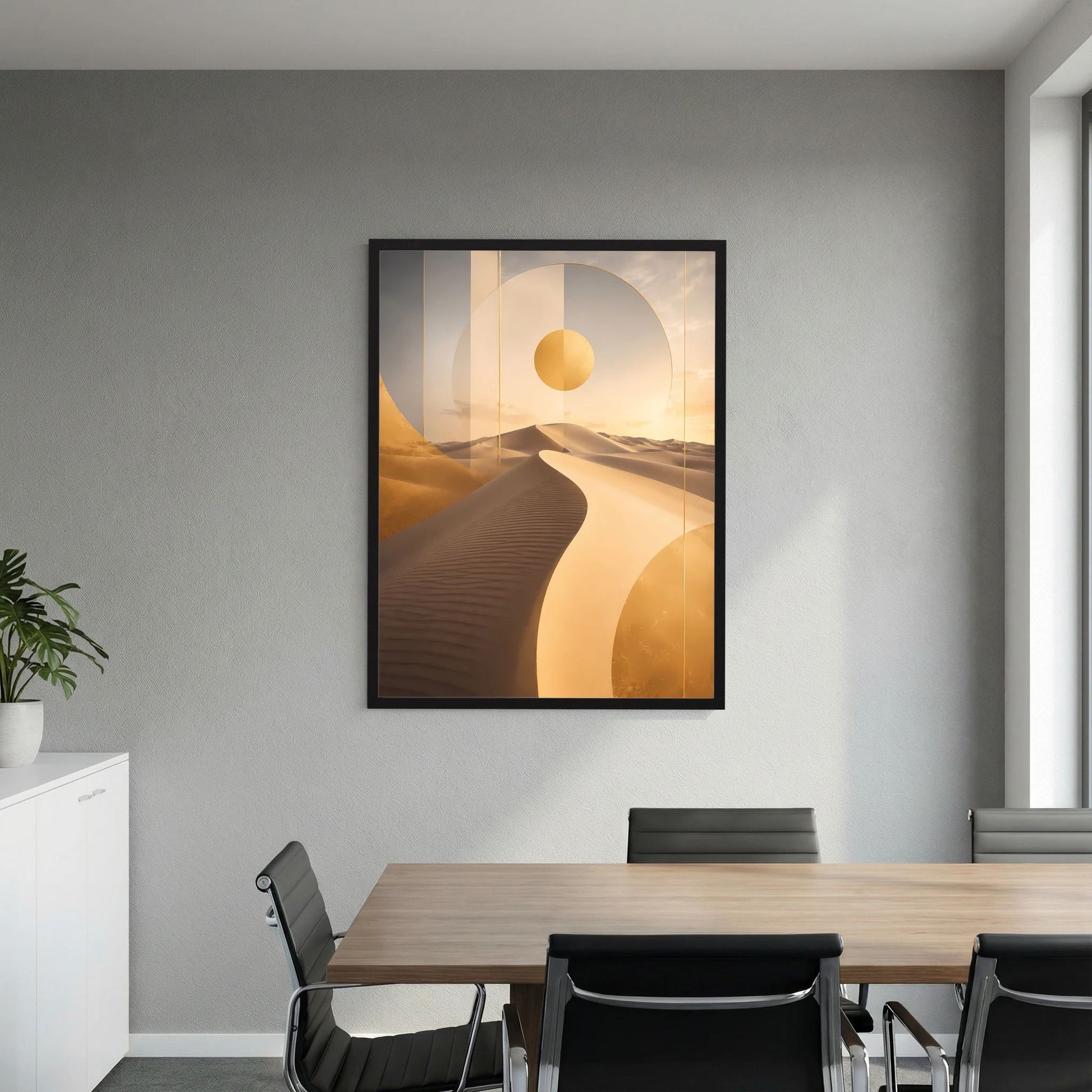 Hochformatiges Poster mit goldener Sonne über Dünen im schwarzen Rahmen