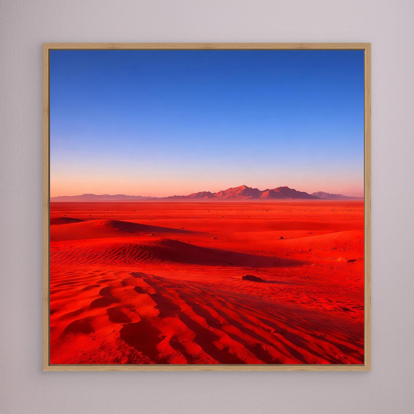 Leinwandbild mit Eichenholzrahmen, rote Wüste mit Dünen und blauem Himmel