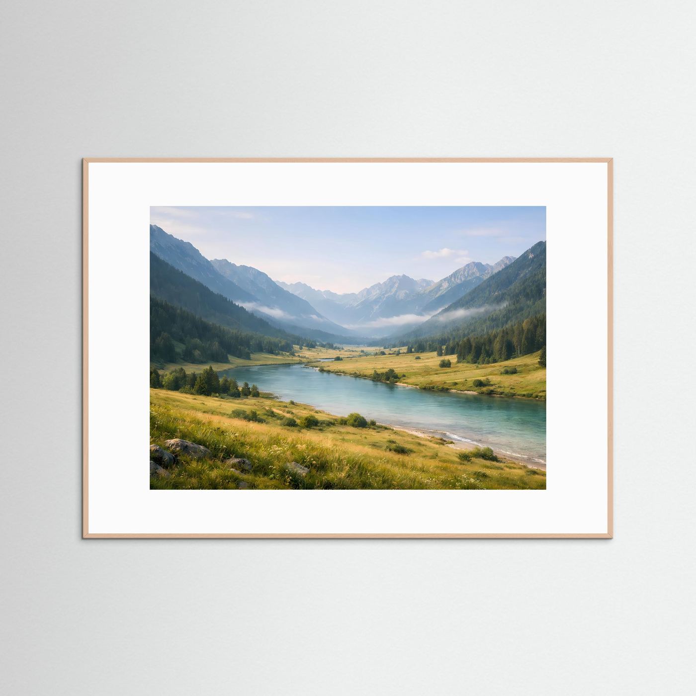 Bergtal Poster | Kristallklarer Fluss zwischen Alpen | Panorama Landschaft Fotografie | Natur Wandbild mit Bergen und Wiesen