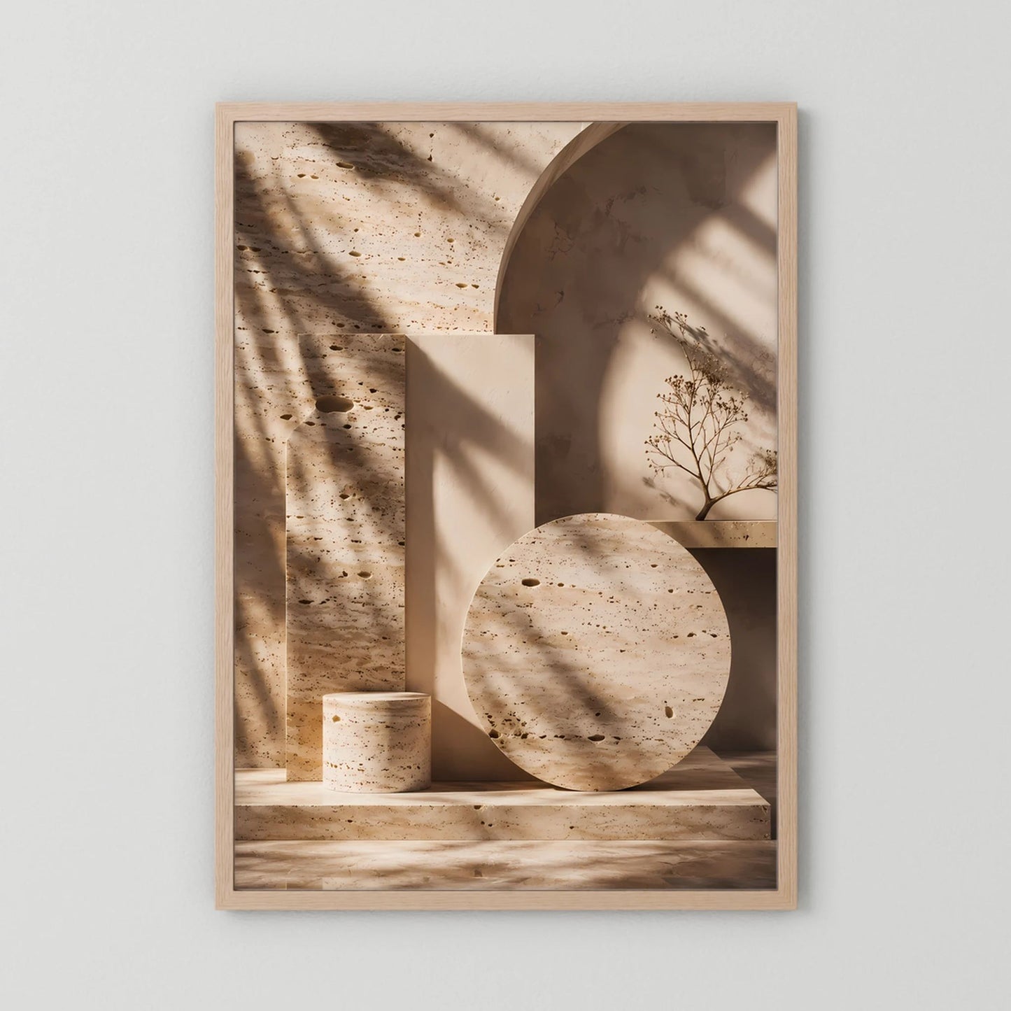 Hochformat-Poster mit abstrakter Travertin-Architektur in Beige und Creme, Holzrahmen hell